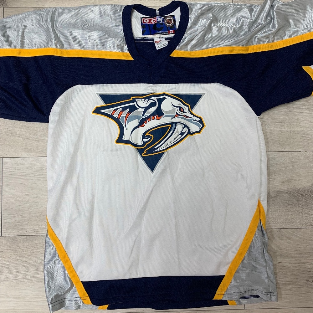Nashville Predators "Big Block" CCM Vintage hockey jersey medium mens